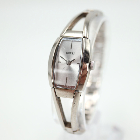 Guess Ladies Watch Silver Tone 18mm Stainless Steel Bracelet with New Battery - Picture 1 of 14